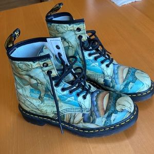 Doc Martens William Blake Tate Modern boots size 8. Never worn.